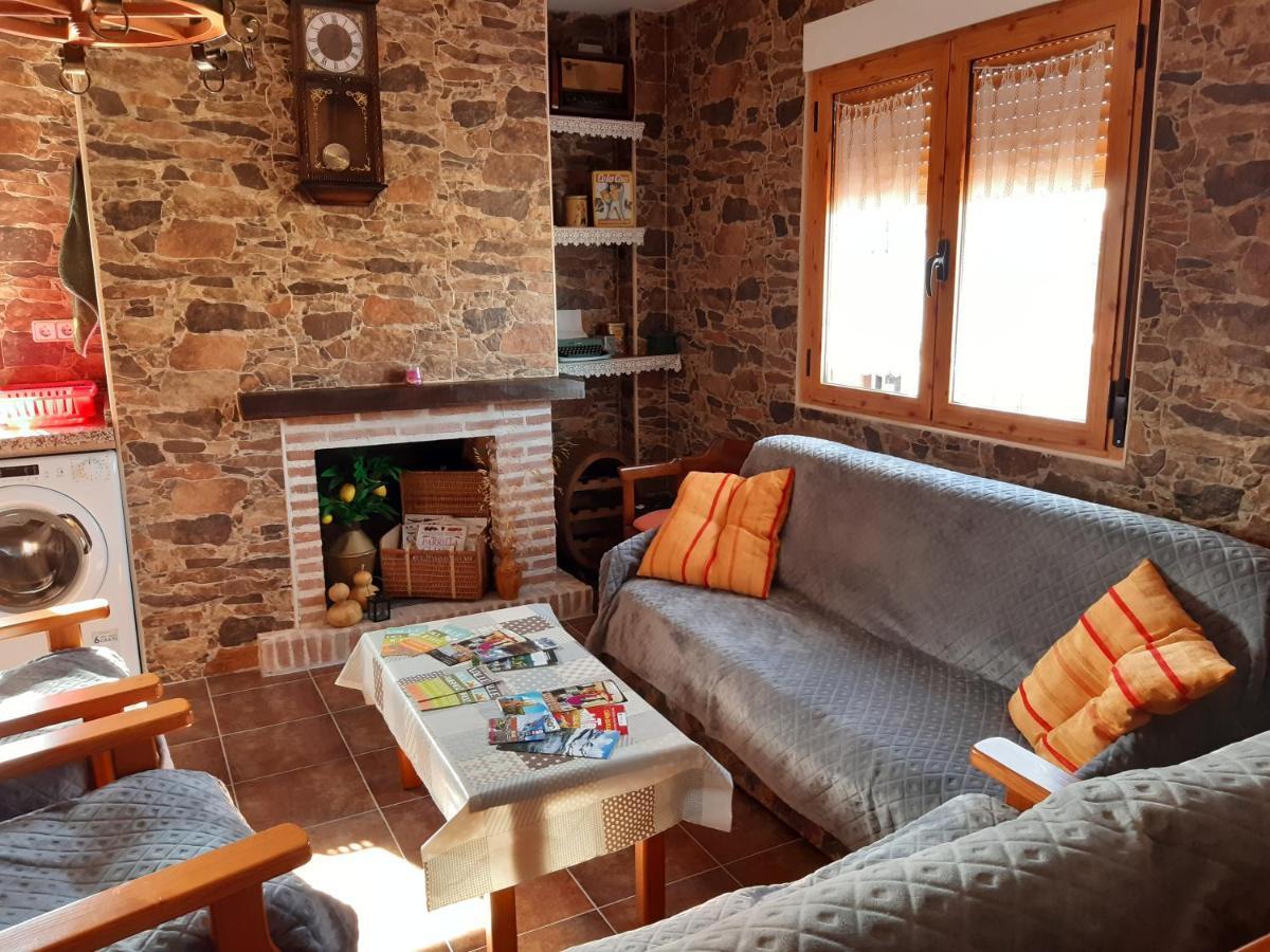 Casa Rural Mi Descanso Valdefuentes de Sangusin Ngoại thất bức ảnh